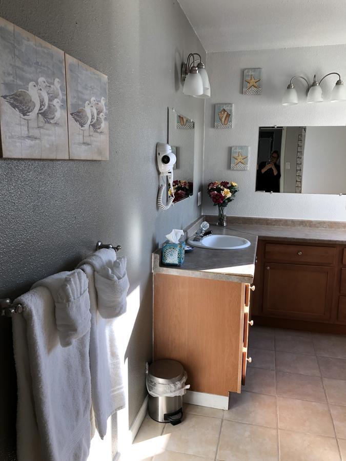Anchorage Uptown Suites Buitenkant foto