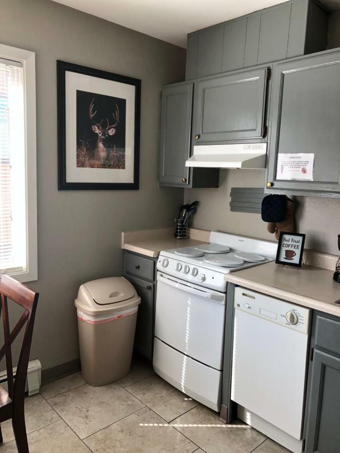 Anchorage Uptown Suites Buitenkant foto