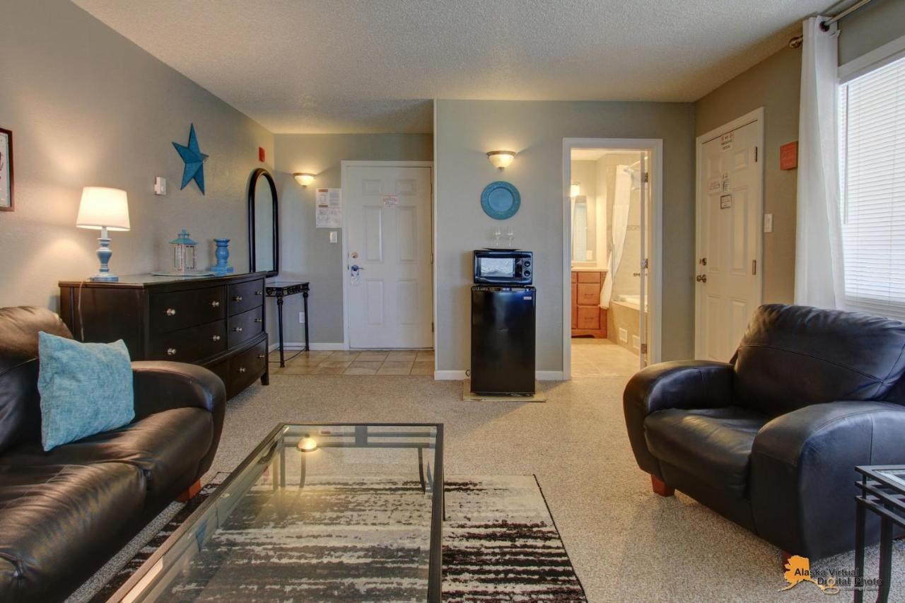 Anchorage Uptown Suites Buitenkant foto